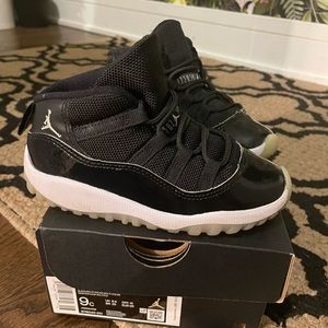 Jordan 11 Retro Low black